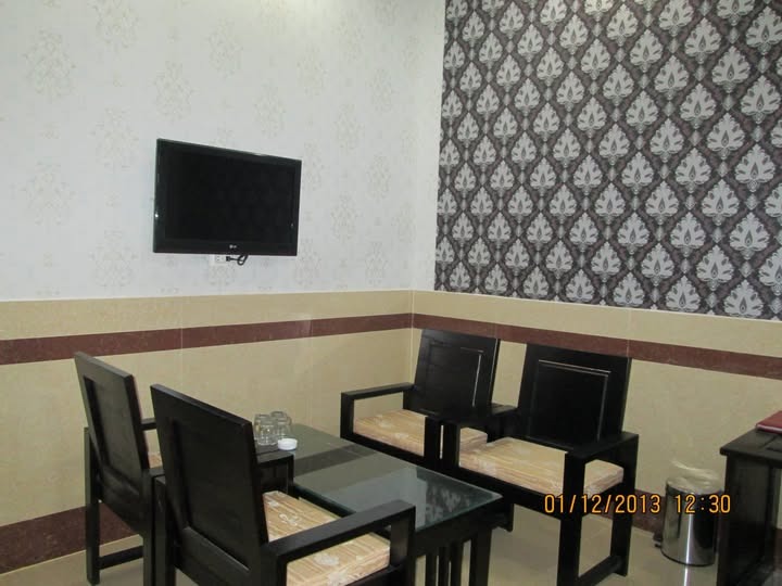 Góc bàn trà vách giấy hoàng gia