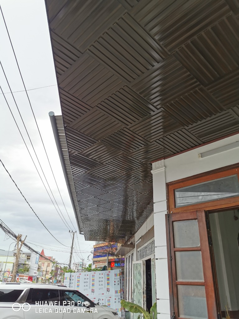 Trần ốp hoa văn caro