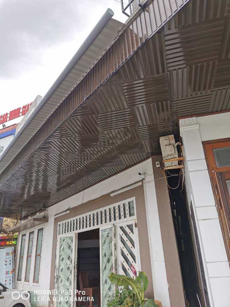 Góc sườn trần hiên